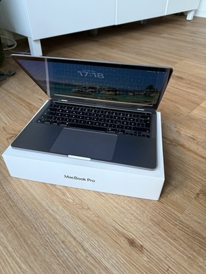 Apple MacBook Pro 13 Zoll 256GB SSD M1 8GB Laptop Space Grau Space Gray A2338