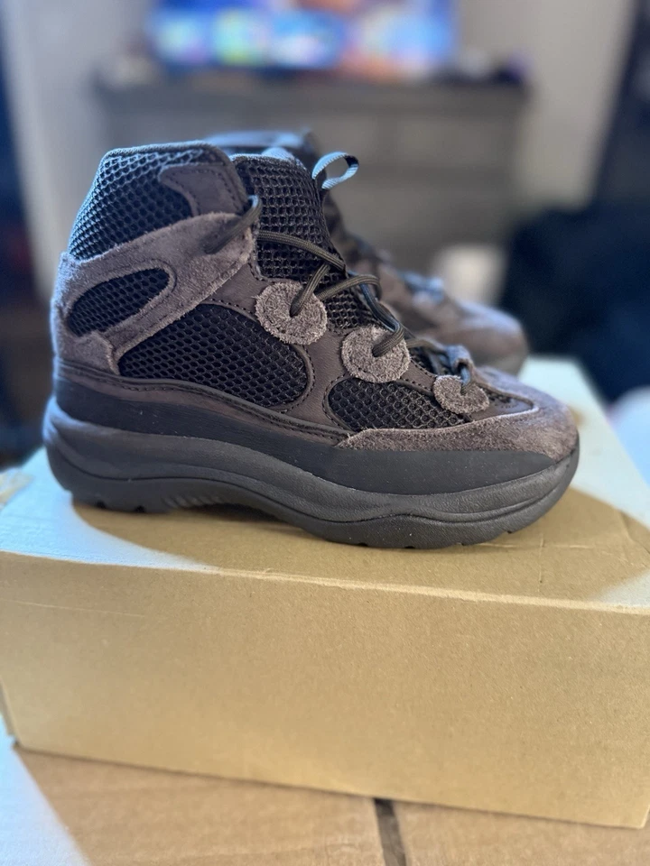 Adidas Yeezy DSRT Boot Oil Size 1.5Y Kanye West YZY Original Rare Flawless - Image 3 of 4