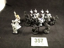 (G357) Warhammer 15 classic Beastmen - 2 broken halberds 