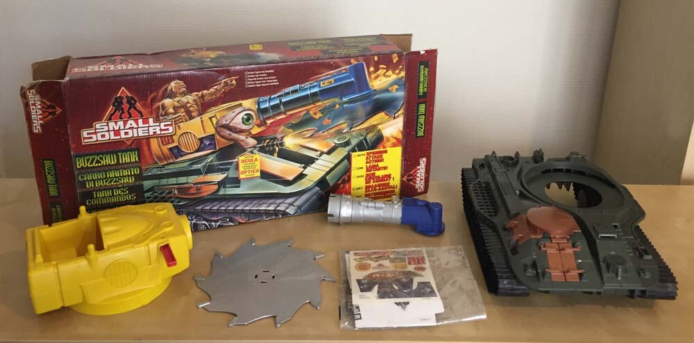 Small Soldiers BUZZSAW TANK Ocula Complete Kenner 1998 Box +
