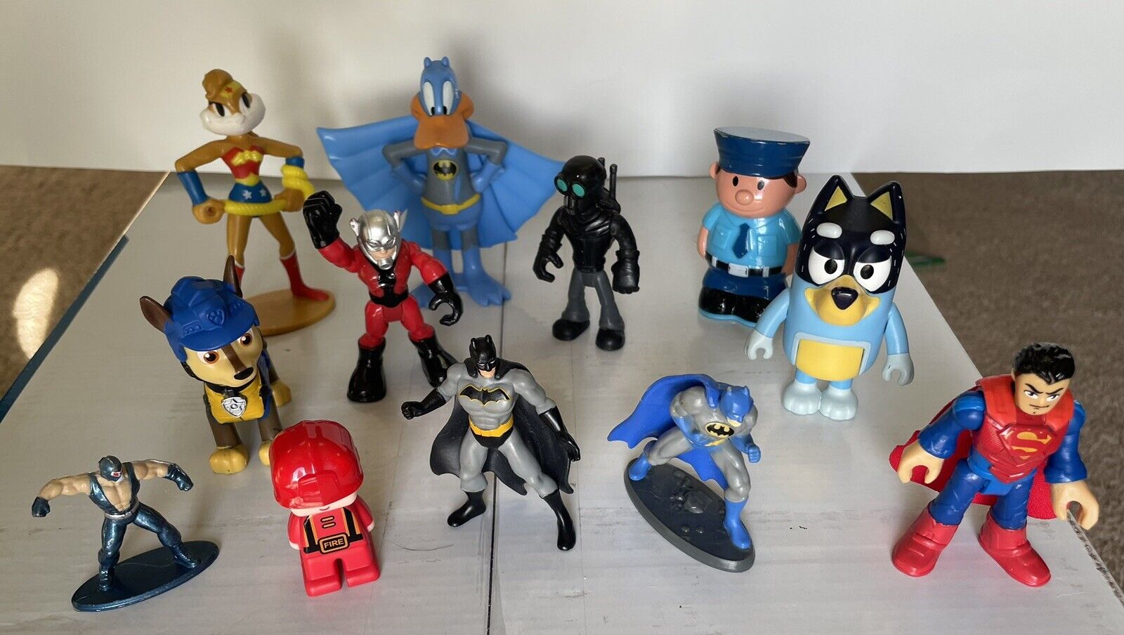 Lot 12 Various Mini Action Figures-DC Comics-Jakks Disney-Hasbro-Batman-Superman