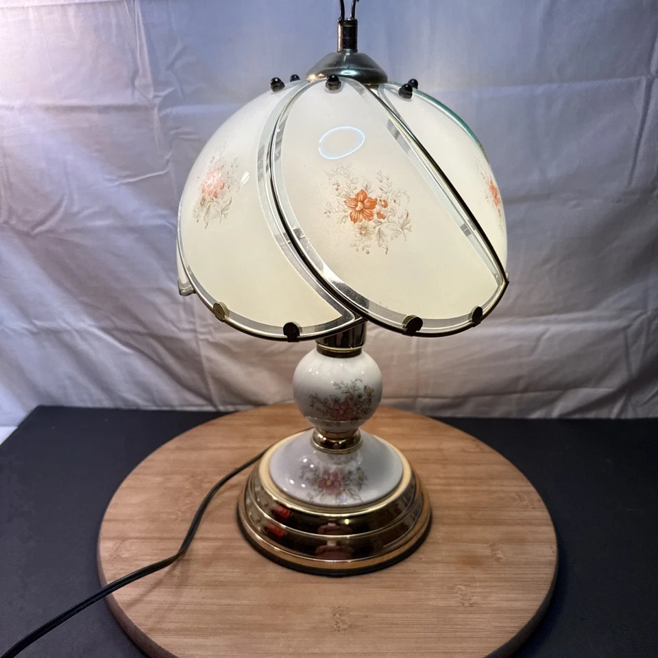 Elegant Golden Base & Floral Glass Panels Shade Touch Table Lamp Used - Image 2 of 4