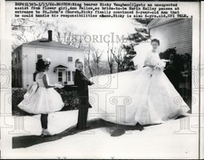 1960 Press Photo Bride Kerin Kelly with Ricky Vaughn & Ann Fallon at St. John's