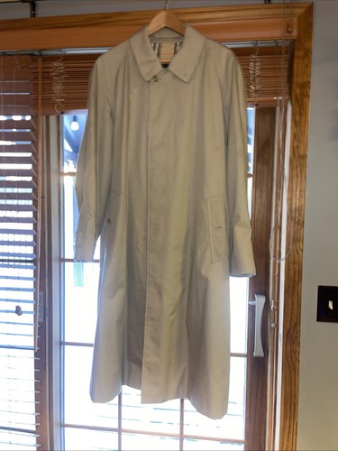 Burberry London — Men's Burberry Of London  Tan Beige Trench coat Size 54 Long Plaid Lined EUC