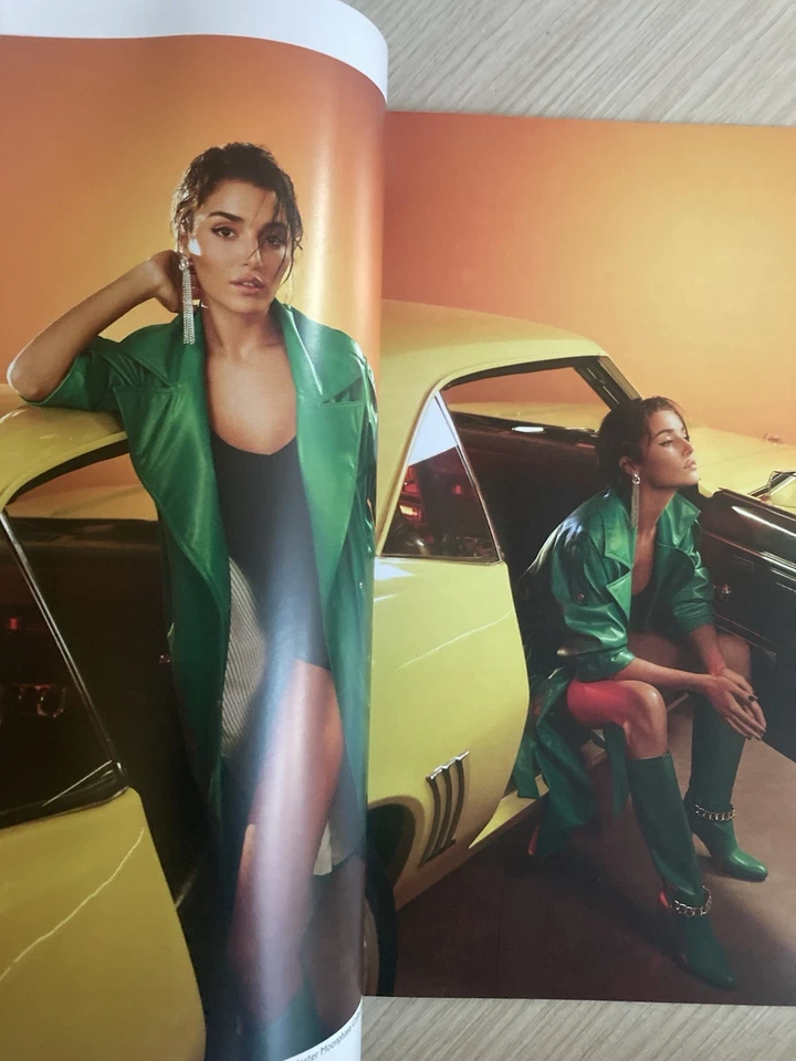 inStyle Turkey November 2021 Hande Erçel - Deniz Işın - Image 4 of 4