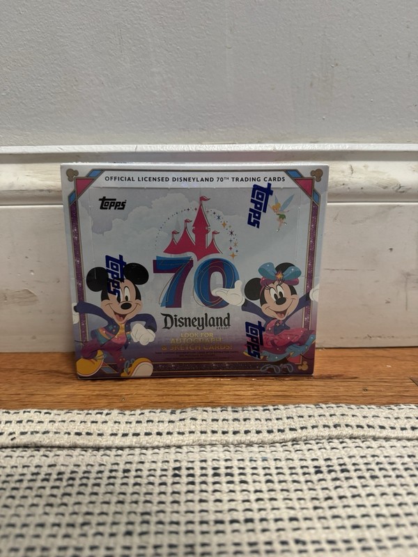 2025 Topps Disneyland 70th Anniversary - Hobby Box