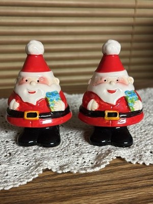 Salt pepper shaker set Santa Claus original plugs glossy finish 3.75 x2.5 