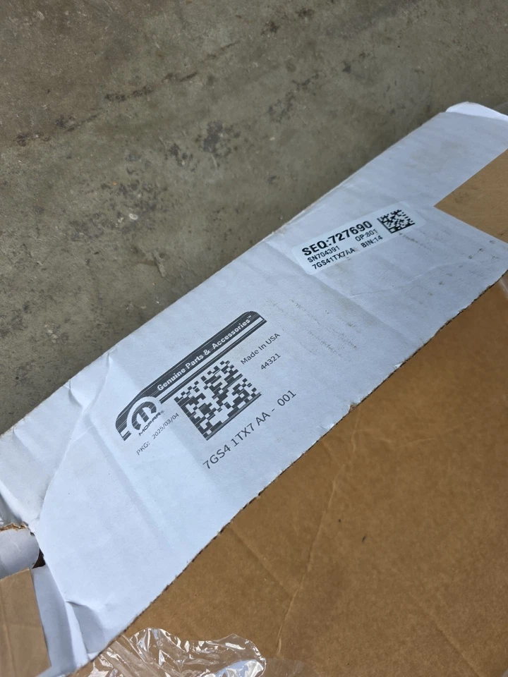 Alfombrillas para todo clima MOPAR 19-24 Ram 2500 3500 4500 5500 doble cabina Foto 2 de 3