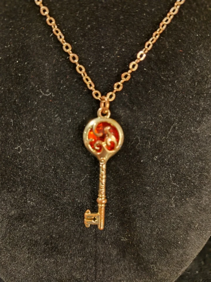 Collar Cadena Cable 17" Llave Esqueleto 1.5" Tono Oro Antiguo 1.5" 2mm 4.5g Foto 3 de 4