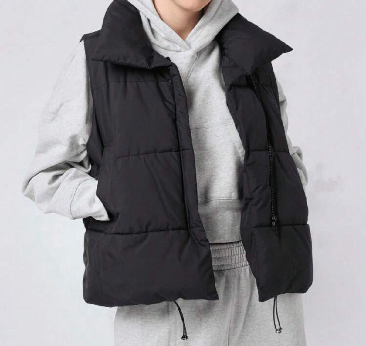 womens black puffer vest xs
