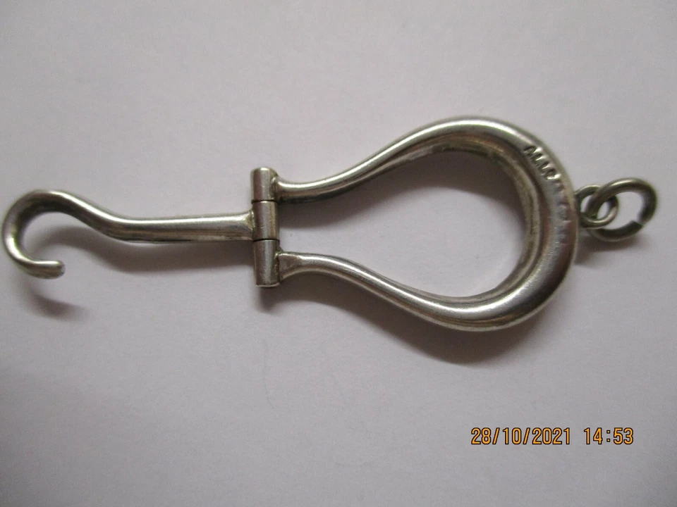 ANTIQUE VICTORIAN MINIATURE SILVER CHATELAINE BUTTON HOOK, only 4.5 CM IN LENGTH - Image 4 of 4