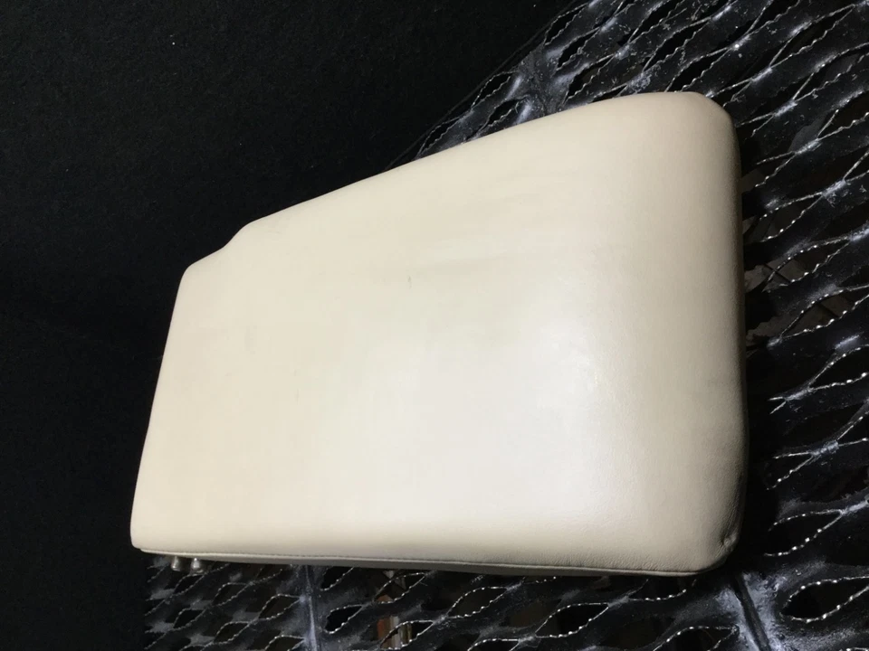 07 08 09 SUZUKI GRAND VITARA XL-7 ПОДЛОКОТНИК ЗАДНЕГО СИДЕНЬЯ С ПОДСТАКАННИКОМ OEM - Изображение 4 из 4