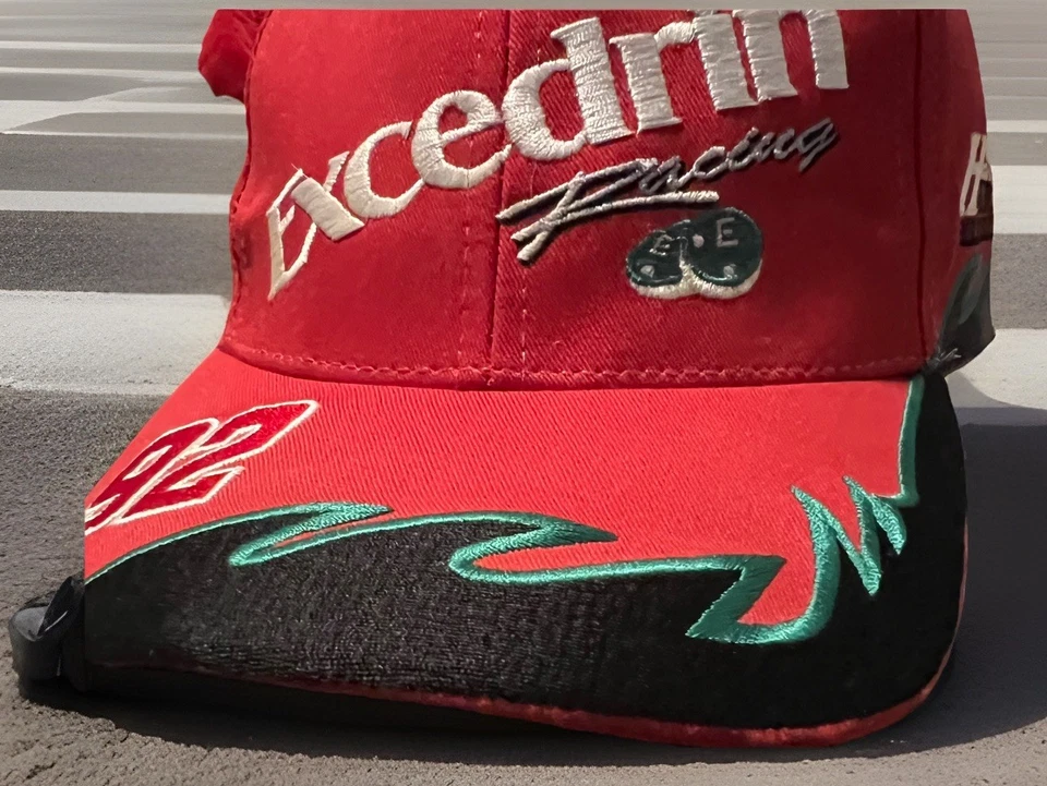 Gorra Herzog Motorsports Jimmie Johnson 92 SV Gear Excedrin Y2K Racing Driver Foto 2 de 4