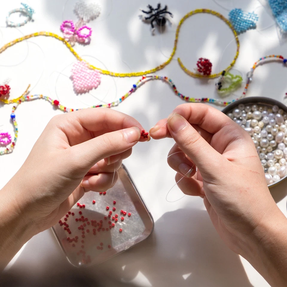 2000 Pcs Glass Seed Beads, 1.5mm Mini Glass Seed Spacer Bead, Clear White - Изображение 4 из 4