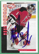 1997-98 Score Hockey *SIGNED* ~ Card#45 ~ Mike Dunham ~ Devils
