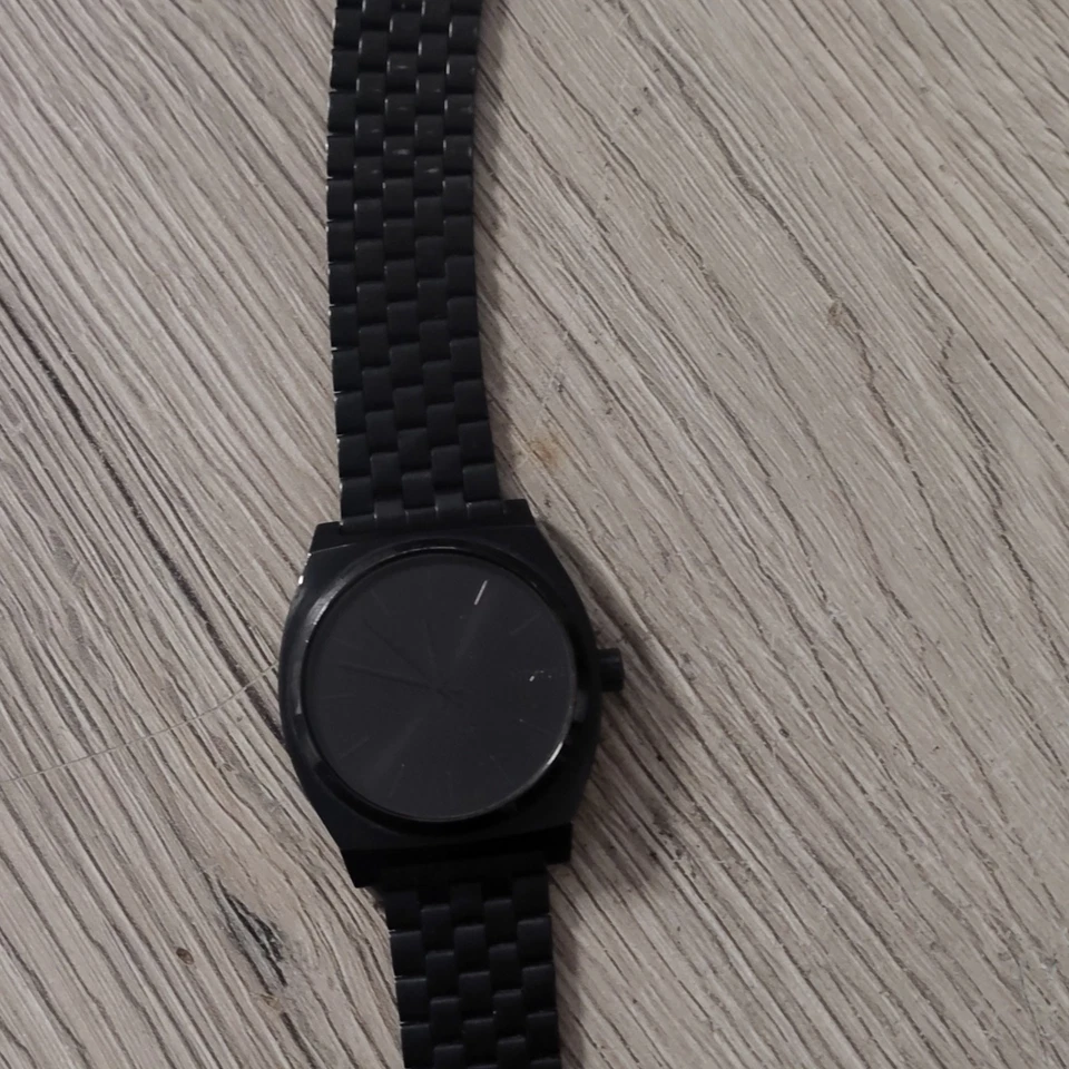 Nixon Herren Armbanduhr Analog rund Edelstahlgehäuse schwarz Zifferblatt/Armband - Bild 1 von 2