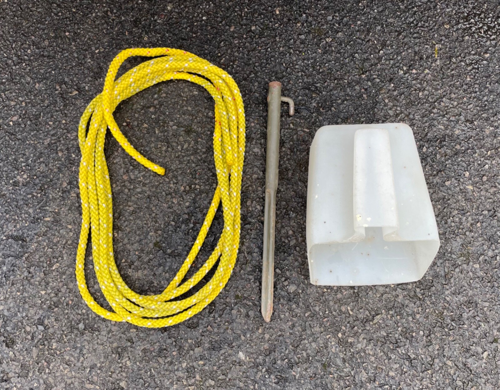 Venture Prospector 15 Canadian canoe + paddles, buoyancy bags and