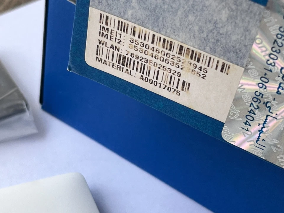 Genuine Nokia X DS White Factory Unlocked Unused - inflated Battery - Image 4 of 4