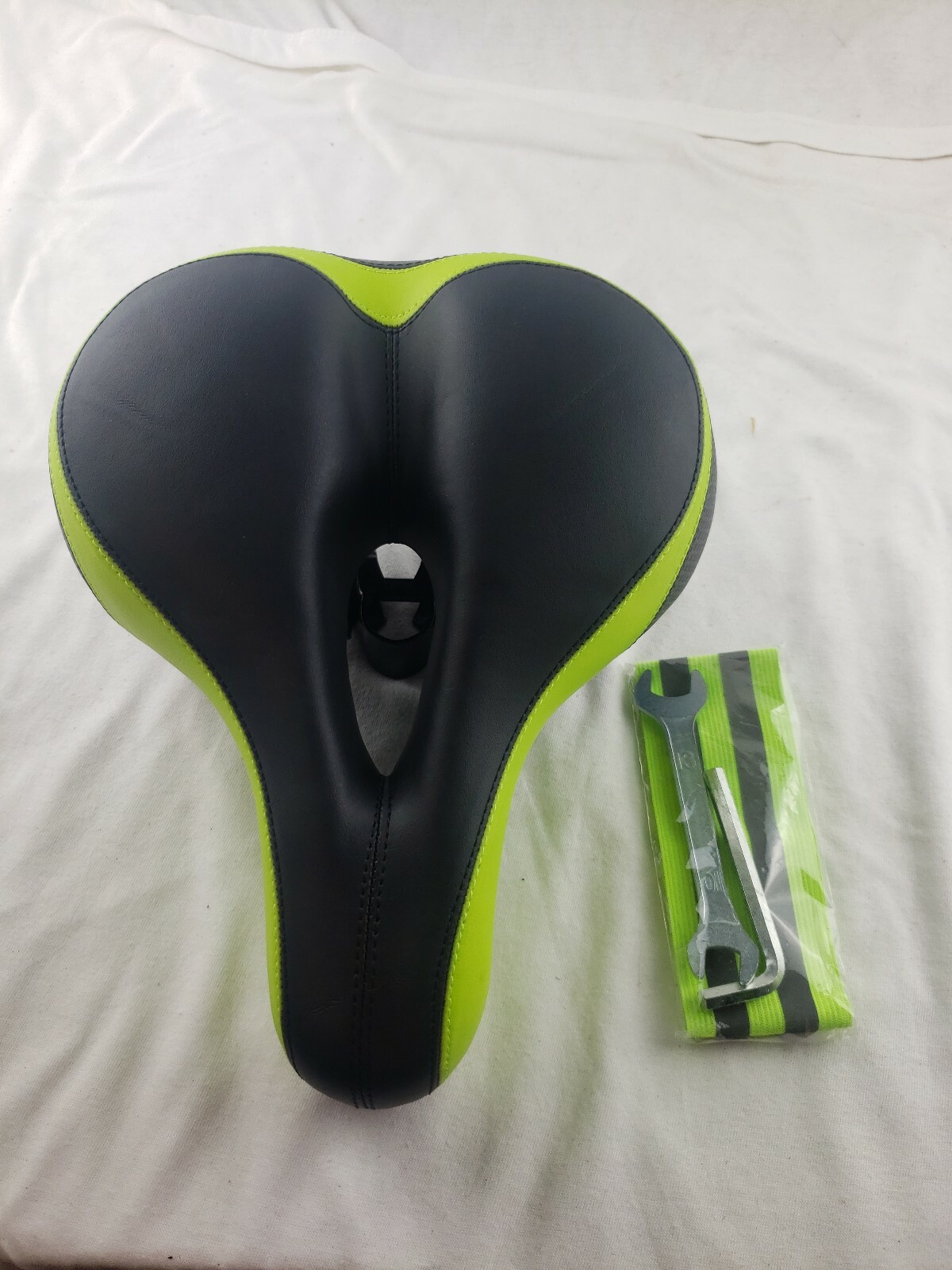 New, Roguoo Comfort Bike Seat W/memory Foam, Wide eBay