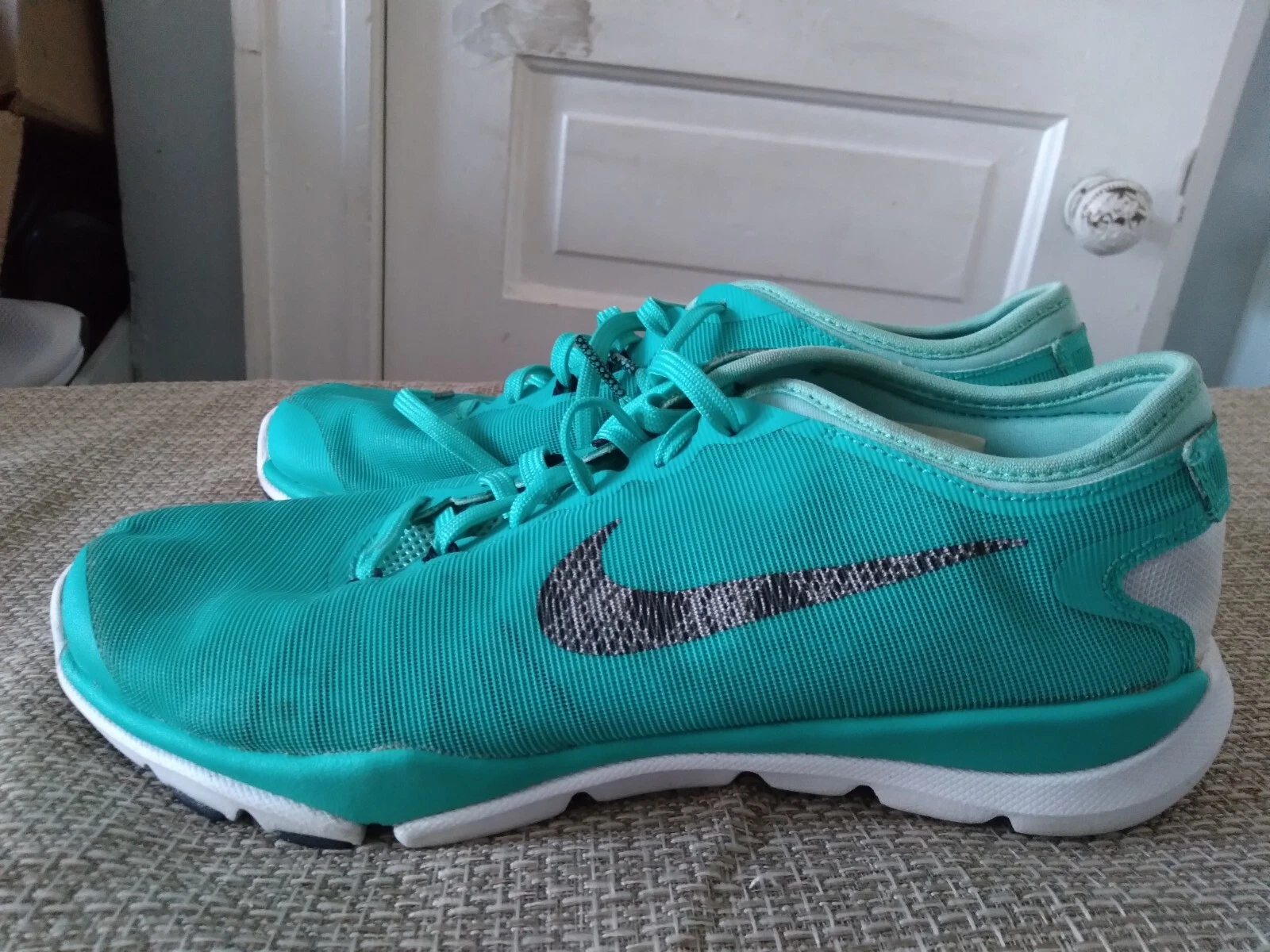 Chaussures Nike Flex Supreme TR 4 femmes Cross Trainers taille 7,5