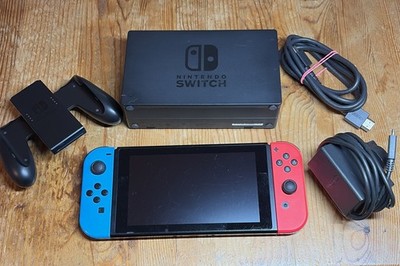 Nintendo Switch V1 HAC-001 Rot Blau Joy-Cons Dock Ladegerät HDMI voll funktionsfähig