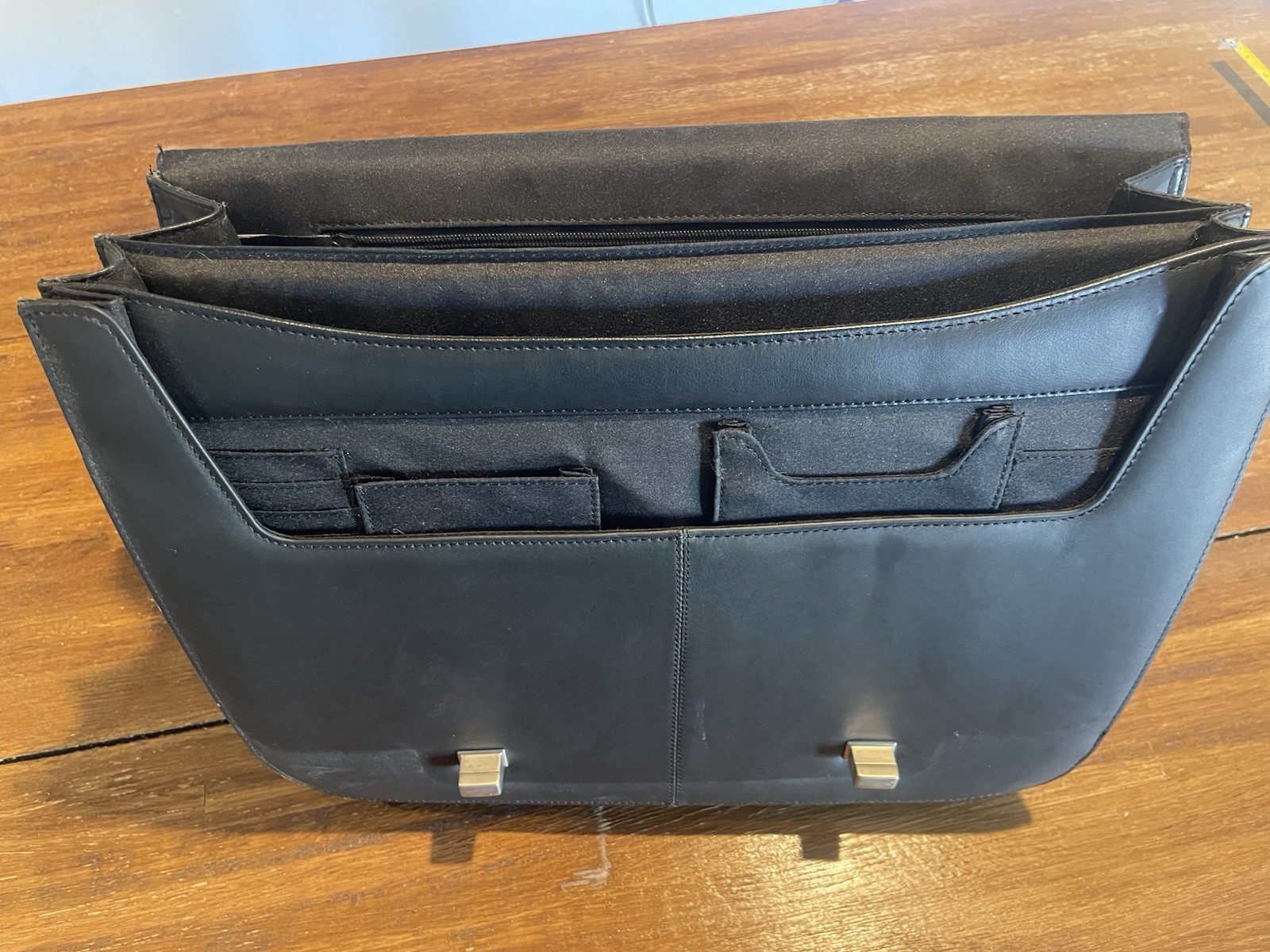 Big Ten Black Leather Folder Computer Travel Busi… - image 12