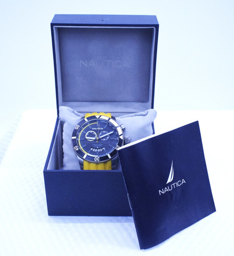 Nautica N17526G Sporty Chronograph Stainless Steel Mens Watch New Battery