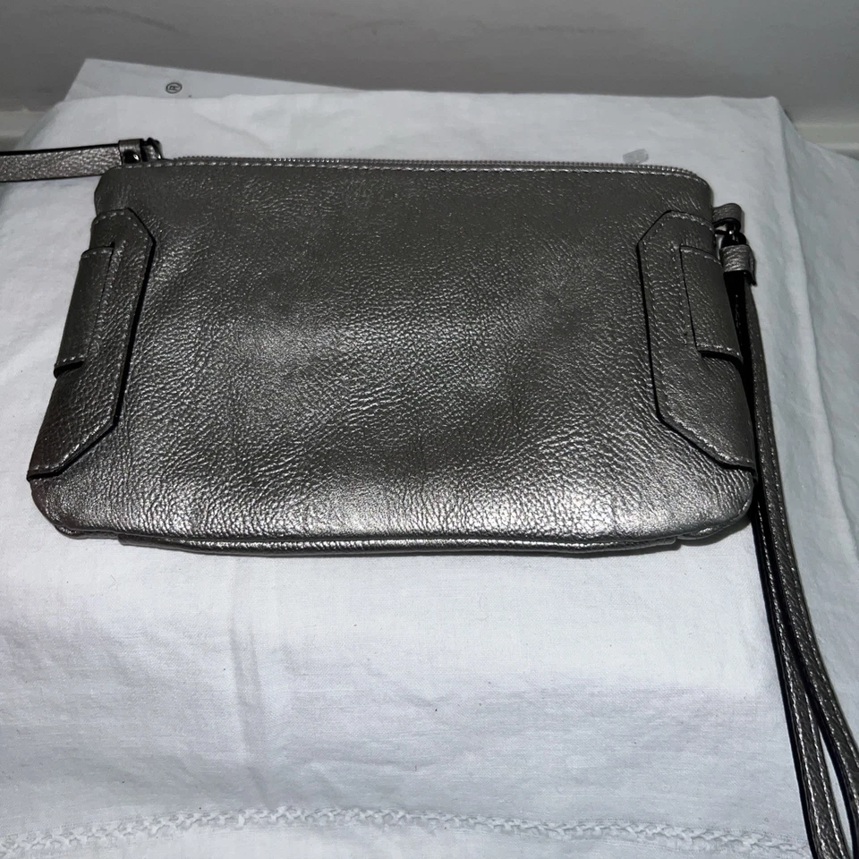 Cartera pulsera cremallera Simply vera by Vera wang Foto 2 de 4