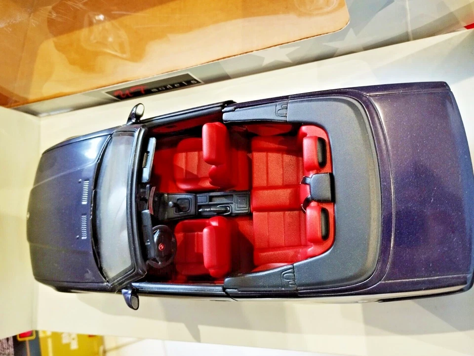 UT Models 1/18 BMW M3 E36 Cabriolet Techno Violet +BOITE ETAT NEUF - Photo 4/4