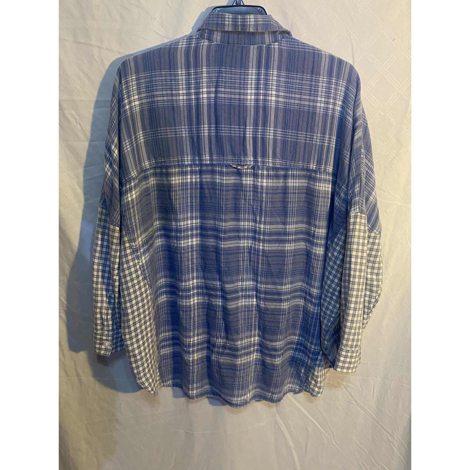 Women’s American Eagle Oversized Button Down Shirt - image 6