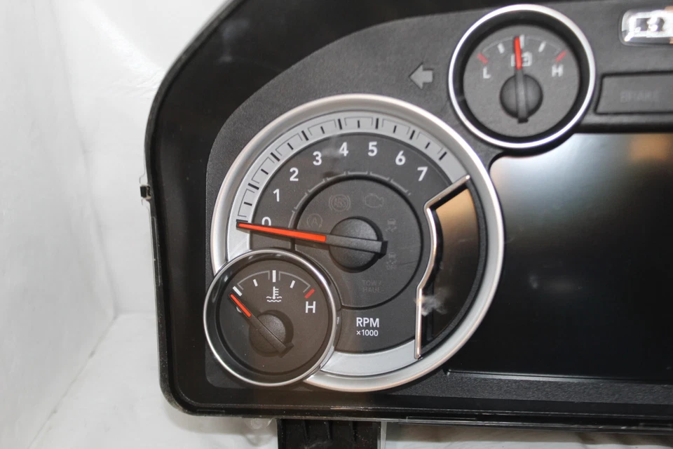 Cuadro de instrumentos velocímetro 2015 RAM 1500/2500 BIGHORN panel 146.965 millas Foto 3 de 4