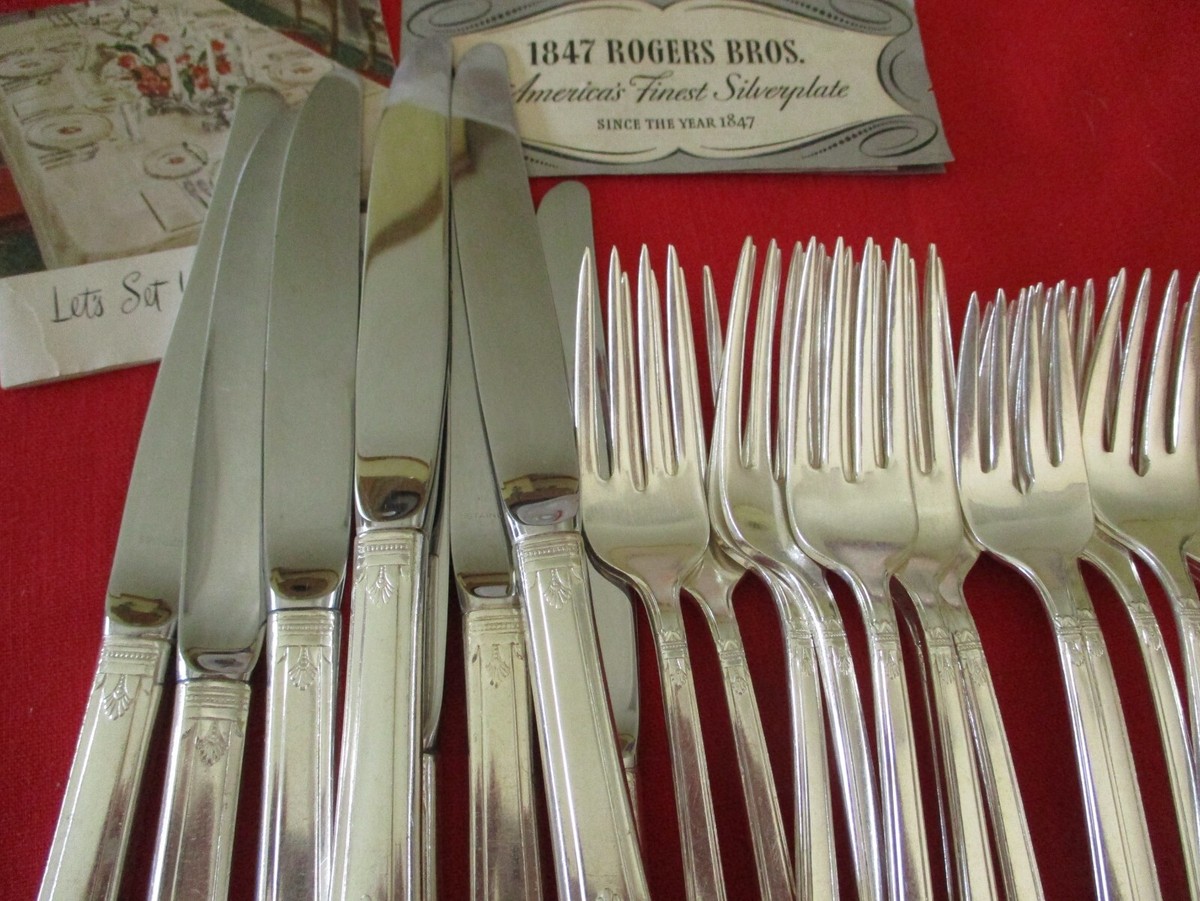 食器 ESA 52) Pc. 1847 Rogers Silverplate Flatware Set, Service 8, 1937