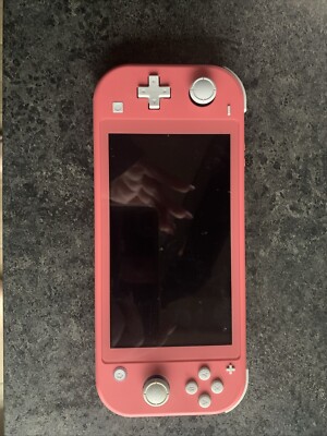 Nintendo Switch Lite 32GB Spielkonsole - Koralle (10004131)