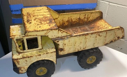 Tonka Dump Truck XMB 975