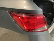 Rückleuchte links Außen 5F9945095 Seat Leon ST (5F) Heckleuchte Links Außen 705