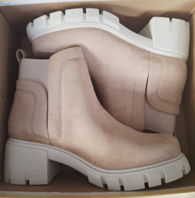 SODA Ladies Clay colored Micro Suede Ankle length slip on boots size 8.5 NIB