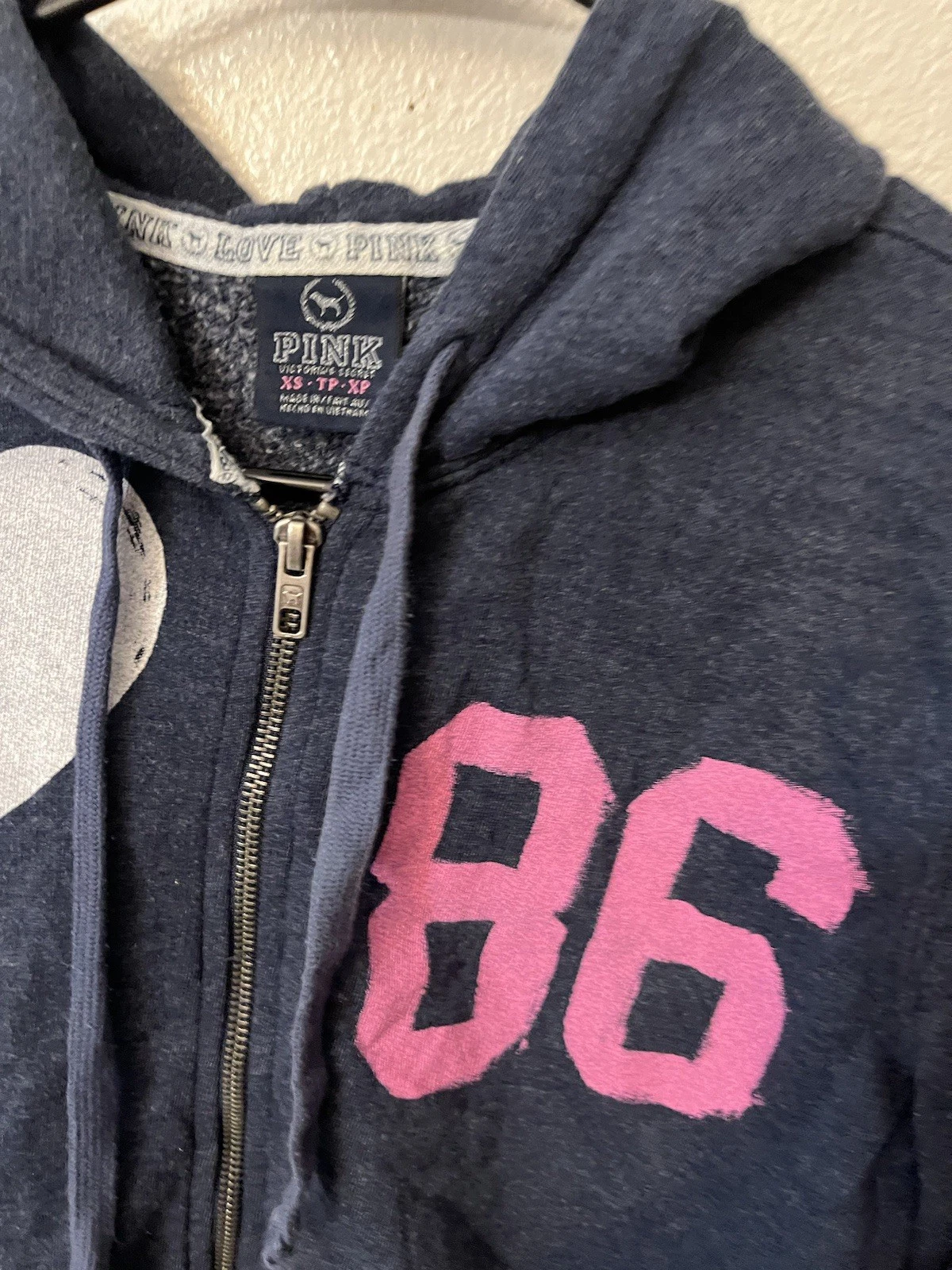 UNDERCOVER Felpa con cappuccio ROSA Victoria Secret full zip donna taglia XS blu grafica
