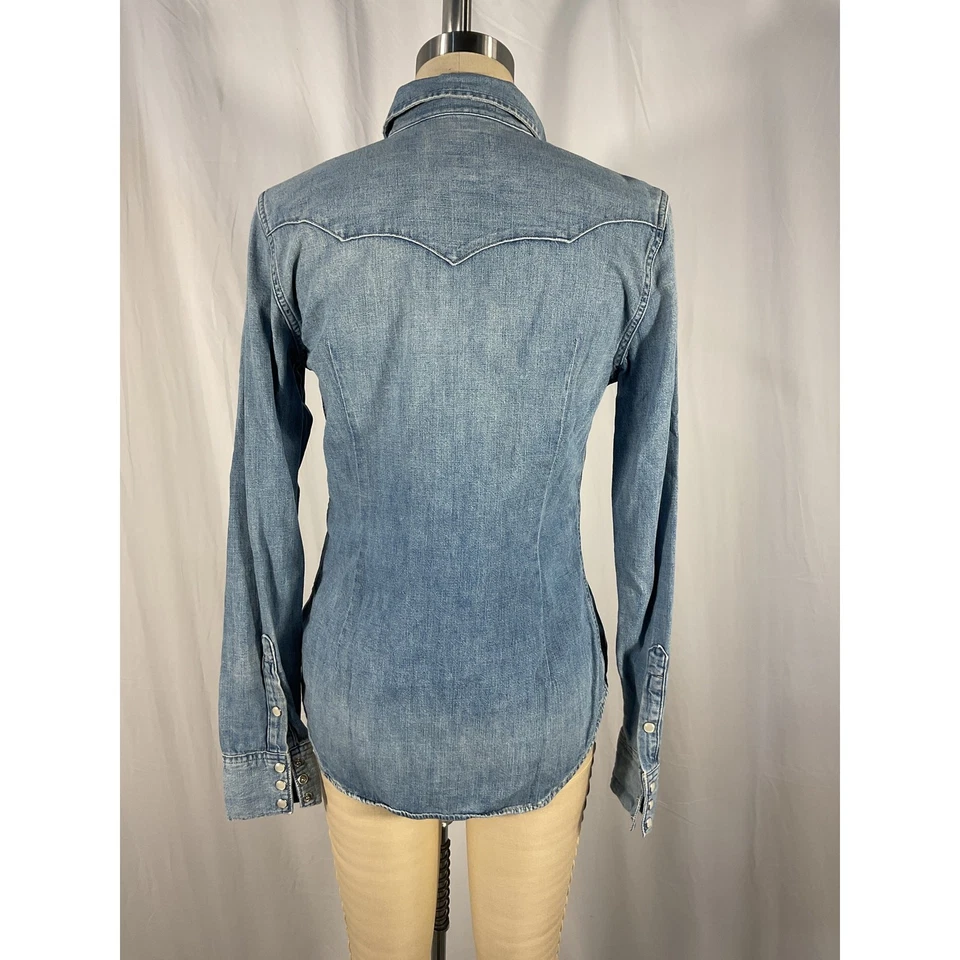 Camisa de mezclilla azul 'desteñida' Polo de Ralph Lauren talla XS Foto 4 de 4