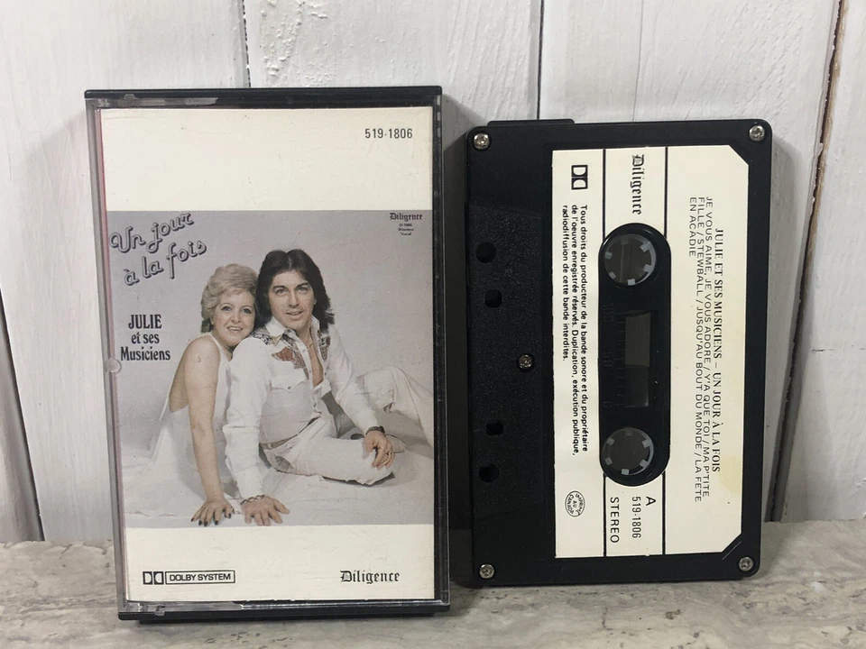 JULIE ET SES MUSICIENS Cassette UN JOUR A LA FOIS 1981 Diligence Canada - Image 3 of 3