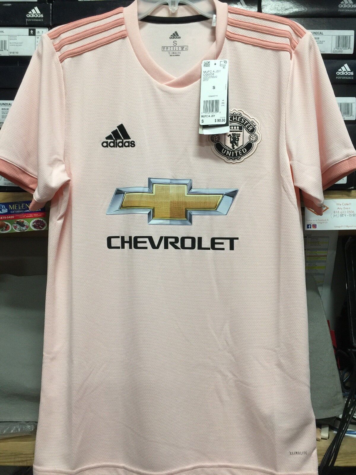 manchester united shirt pink