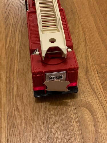 HESS Toy Fire Truck Bank Red w/ Ladder and Engine Lights VTG Rare 1986 NIB NEW! - Picture 5 of 15