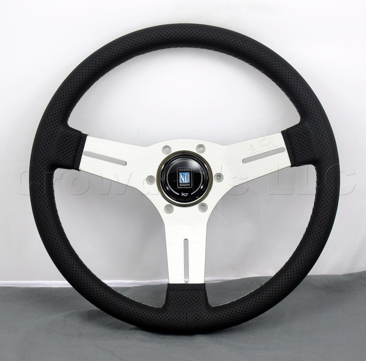 Nardi 330mm Competition Steering Wheel Black Leather / White