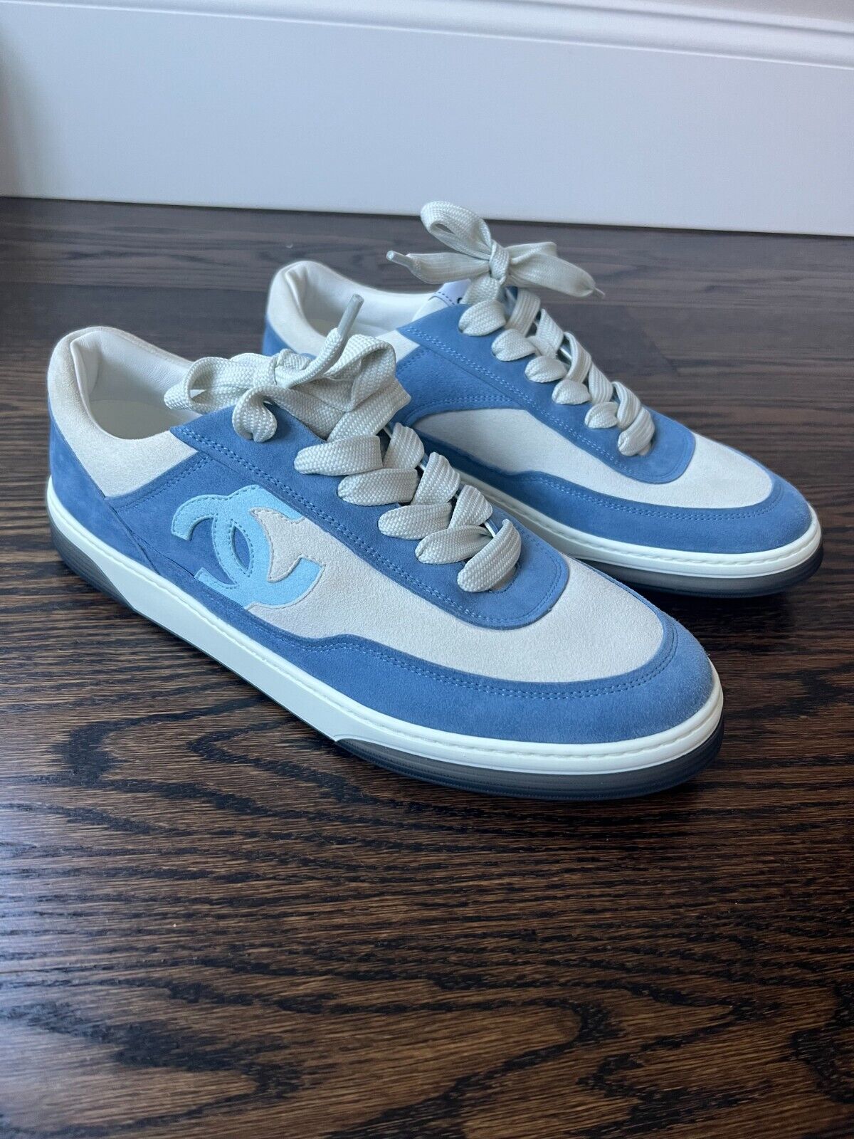 CHANEL CC LOGO SUEDE KIDSKIN SNEAKERS TRAINERS (BABY BLUE)      Size 41/10,5-11
