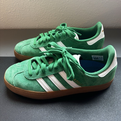 adidas Gazelle Men s Low Top Suede Sneakers Green/White Gum Rubber Sole