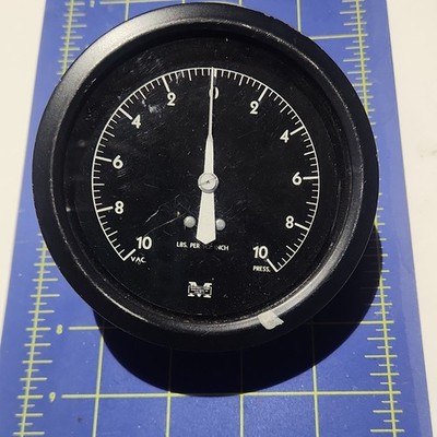 Marshalltown 10 psi Back Mount Air Pressure Gauge 3.5 in Face 1/8 in Connection