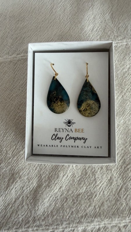 Blue Gold Tone Drop Earrings and Light Weight Jewerly New. Never Worn With Box