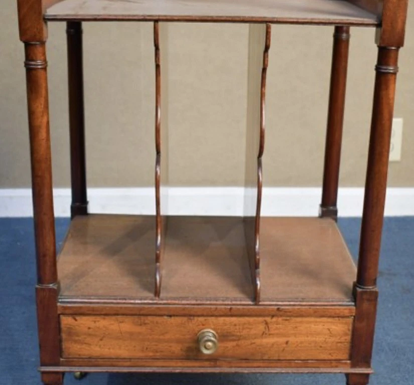 Auténtico etagere de caoba del período de la Regencia en patas giratorias. Inglés, circa 1820 Foto 2 de 4