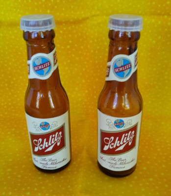 Vintage 1957 SCHLITZ BEER BOTTLE SALT & PEPPER SHAKERS  No Box