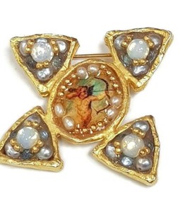 Authentic Enchanted Cupid's Embrace 14K Gold- Plated Love Brooch