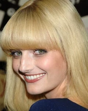 SEXY LYDIA HEARST 8x10 PHOTO *